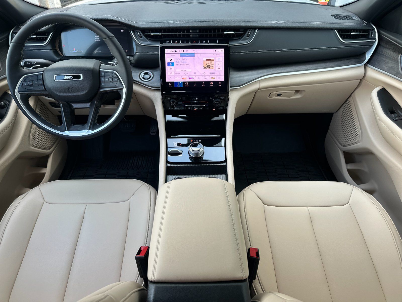 used 2025 Jeep Grand Cherokee car, priced at $38,990