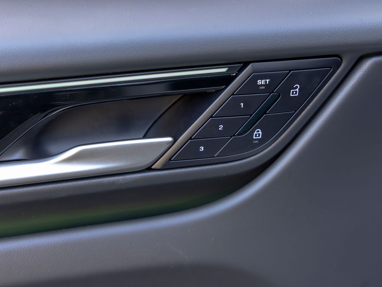 2025 Porsche Macan Base - Photo 21