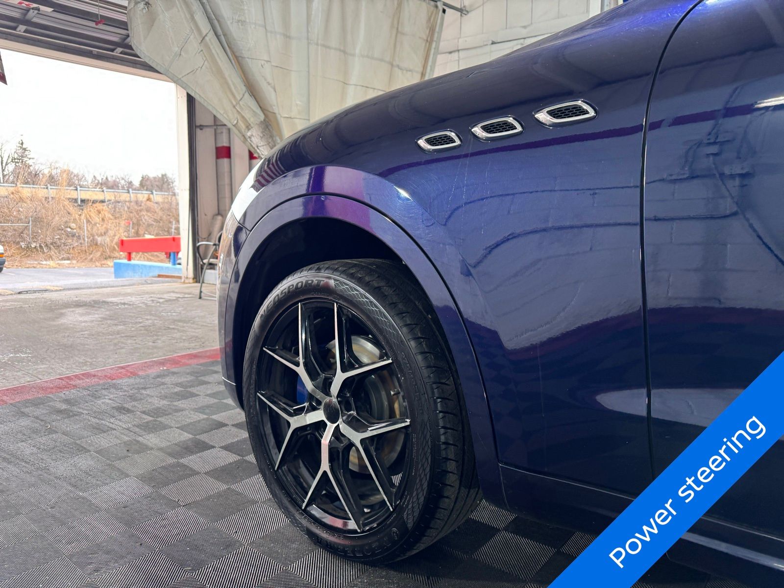 View vehicle photo 7