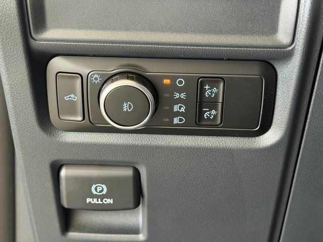 New 2026 Oxford White Ford STX image 31