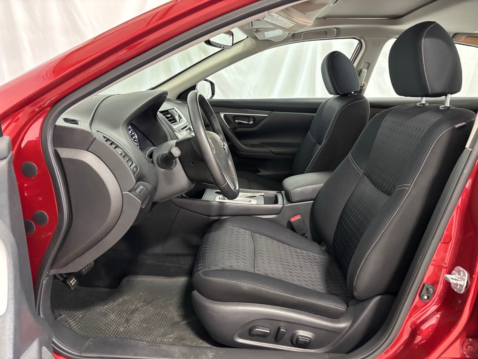 Used Car 2016 Nissan Altima  2.5 Sv For Sale Under $12,000 In Austin, Texas