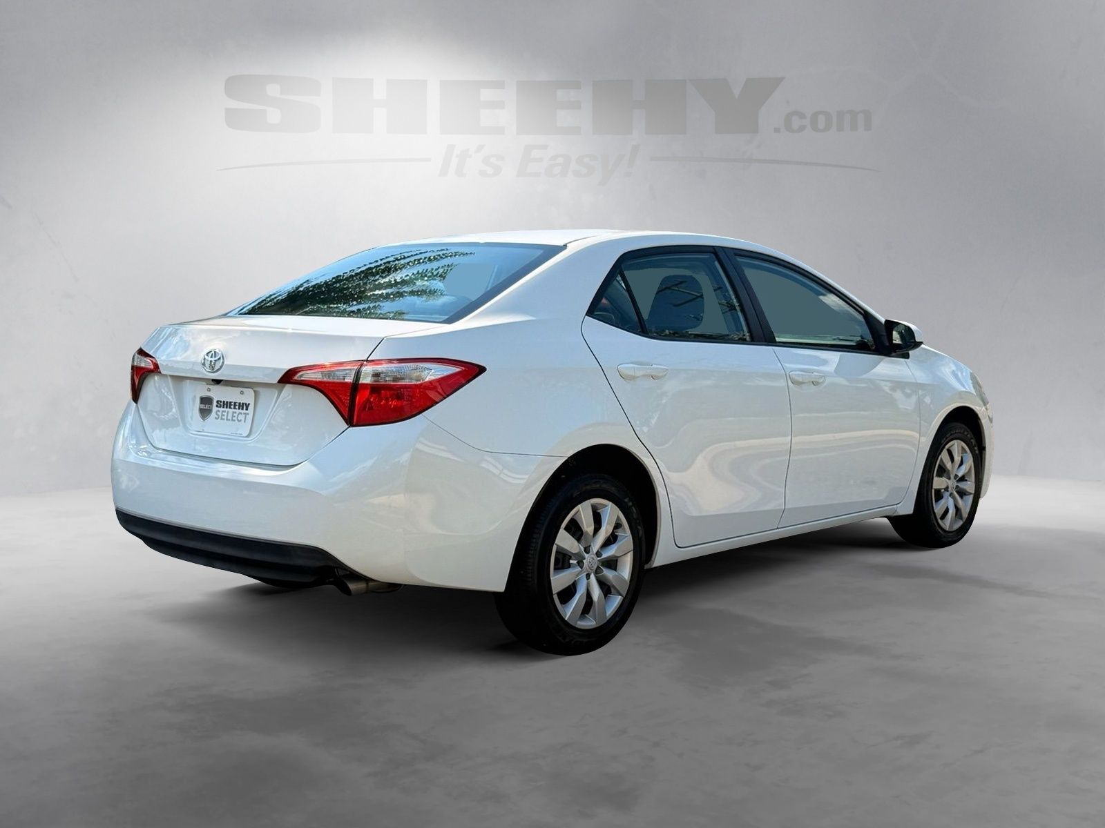 Used 2016 White Toyota LE image 12