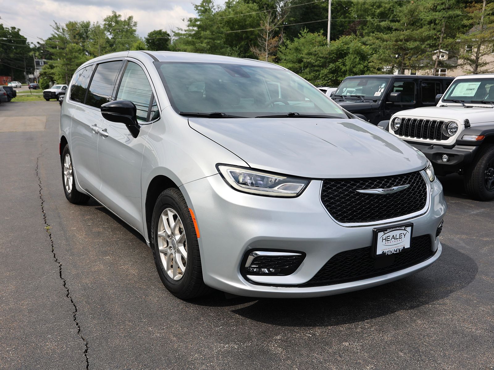 2024 Chrysler Pacifica Touring L FWD