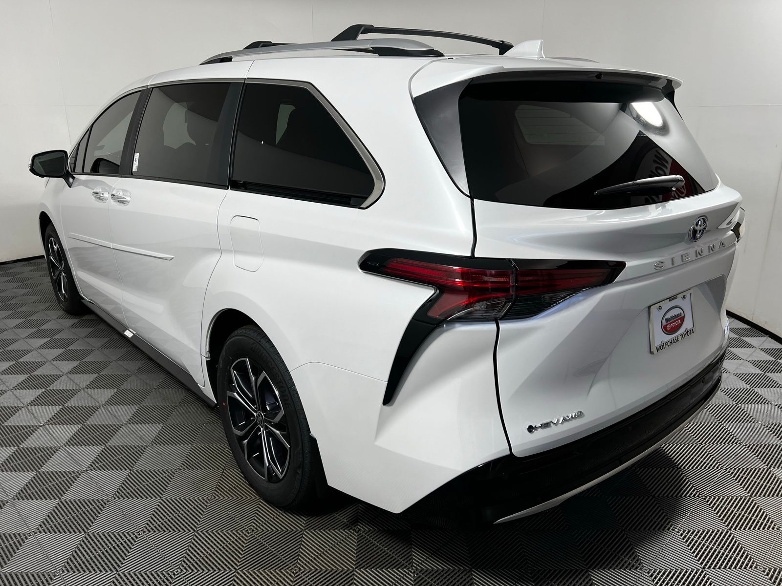 Thumbnail: 2025 Toyota Sienna - 7