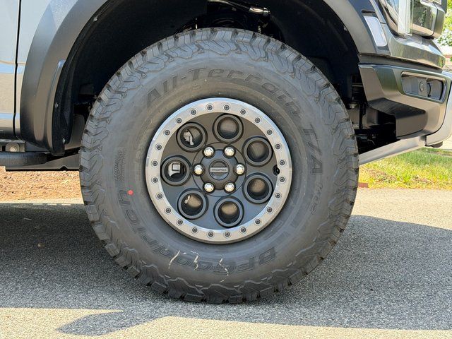 New 2025 Carbonized Gray Metallic Ford Raptor image 4