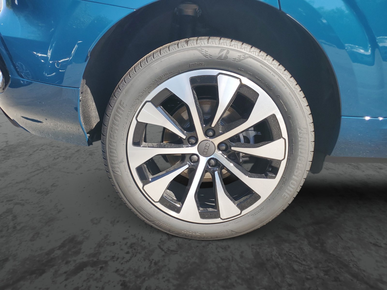 Vehicle photo