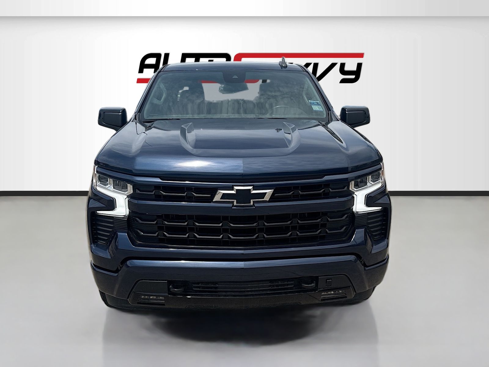 View vehicle photo 2