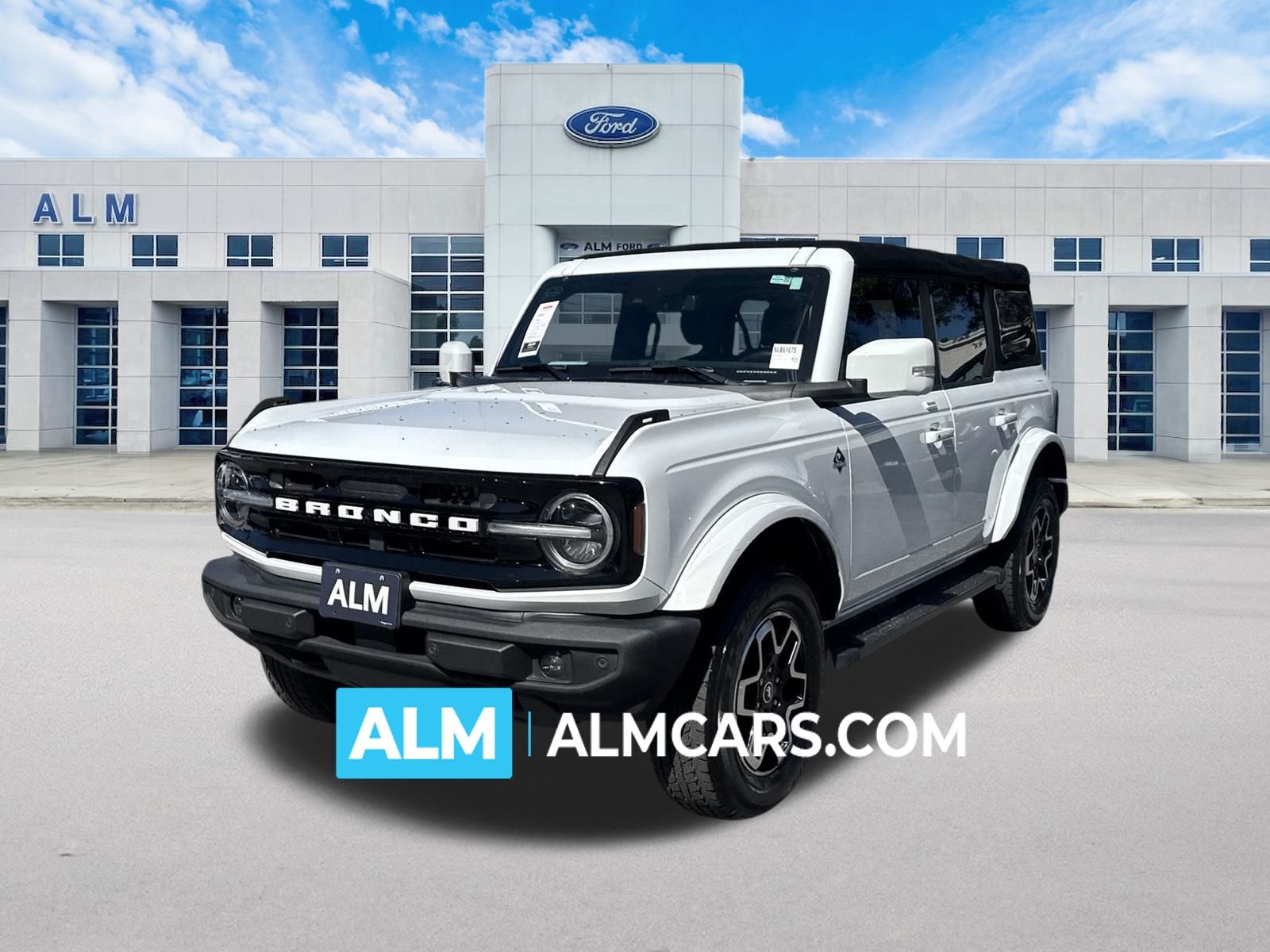 2022 Ford Bronco Outer Banks's photo