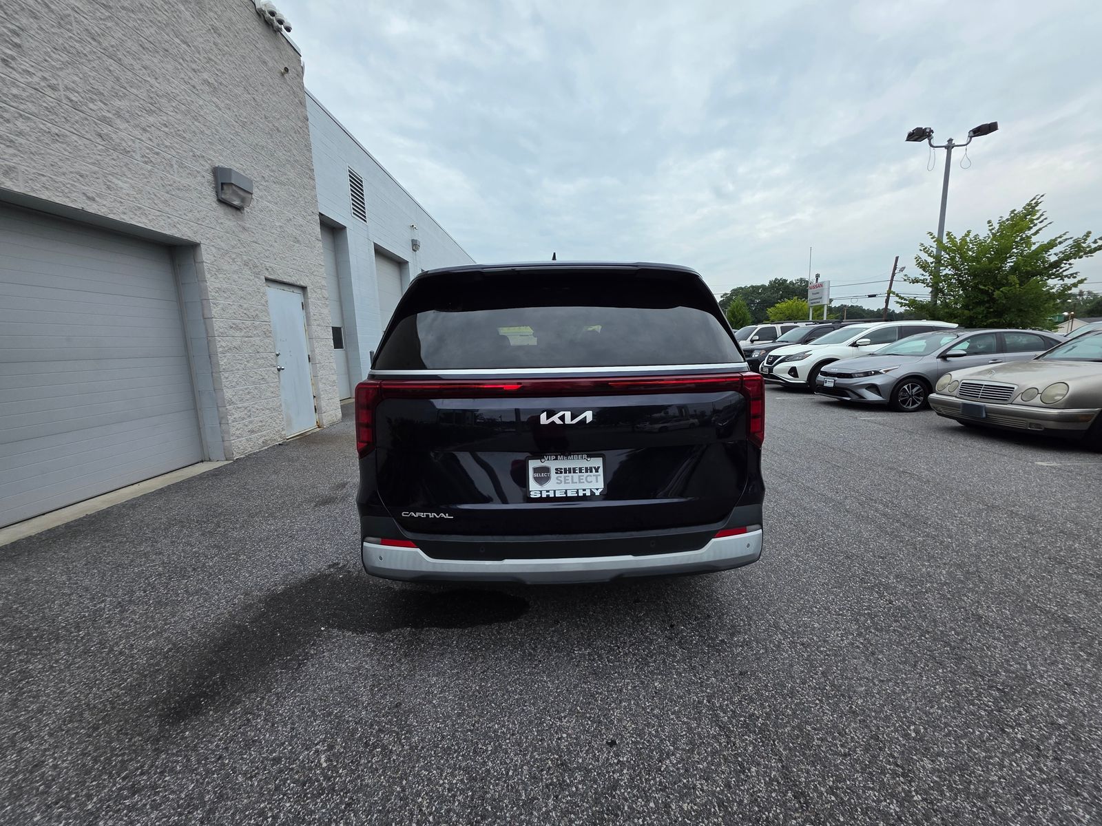 Used 2025 Blue Kia LXS image 4