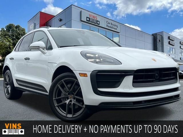 2022 Porsche Macan -'s photo