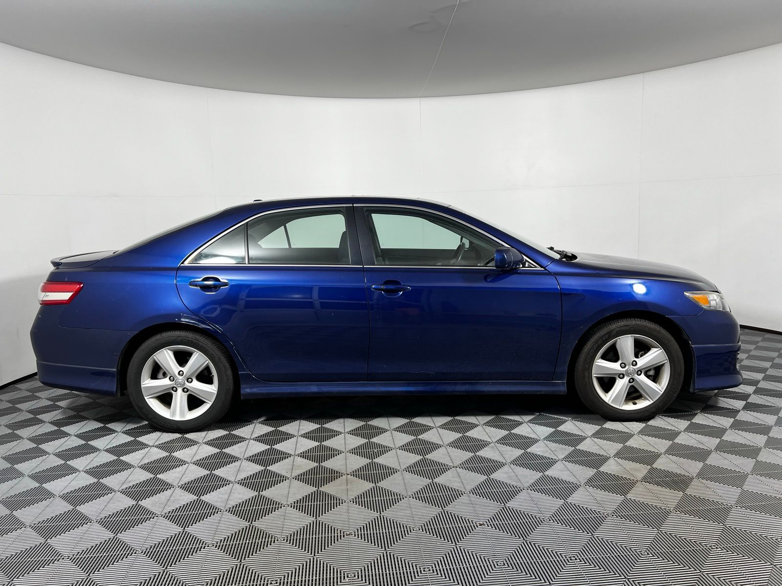Thumbnail: 2010 Toyota Camry - 4