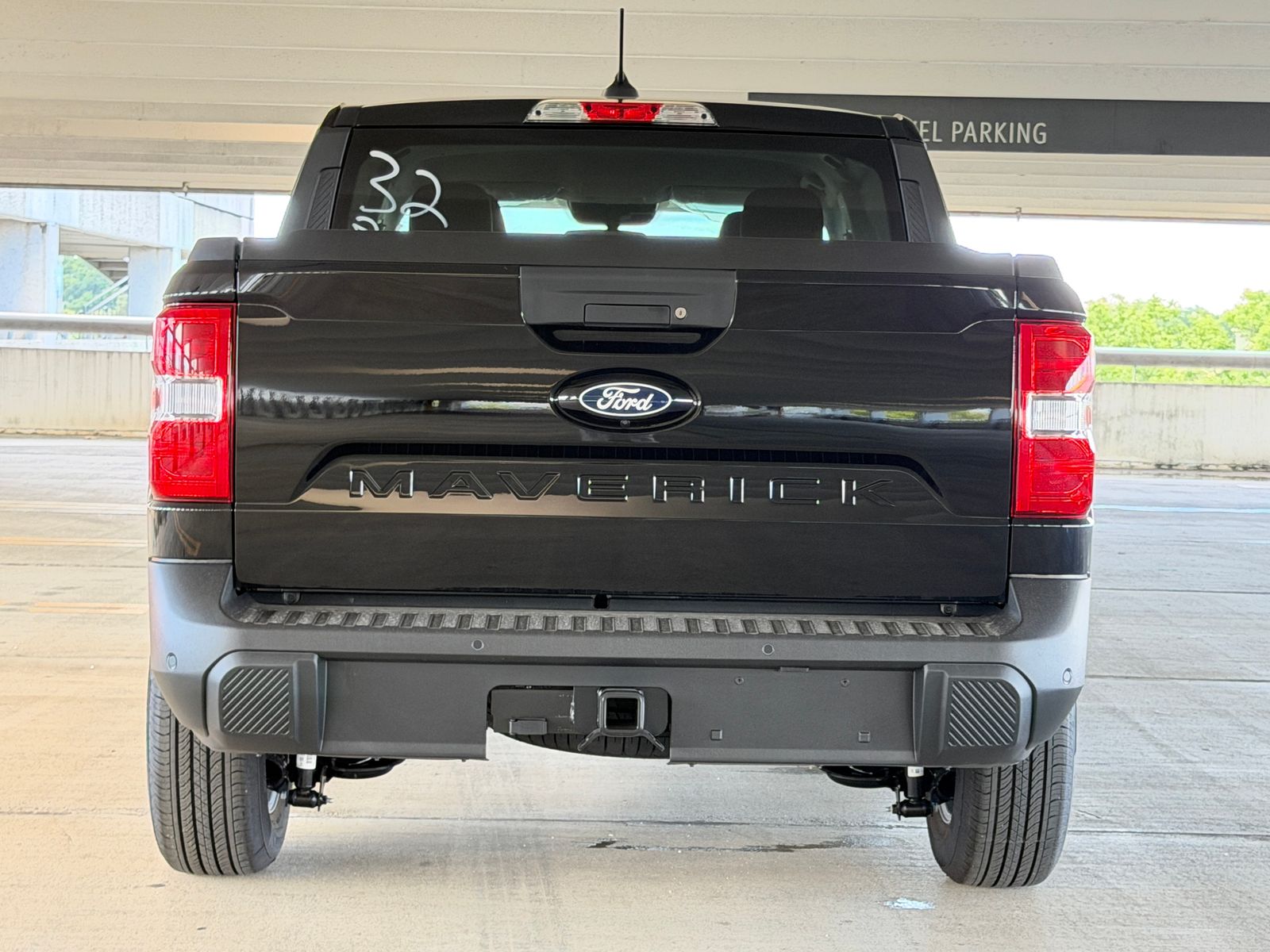 New 2026 Shadow Black Ford XLT image 5