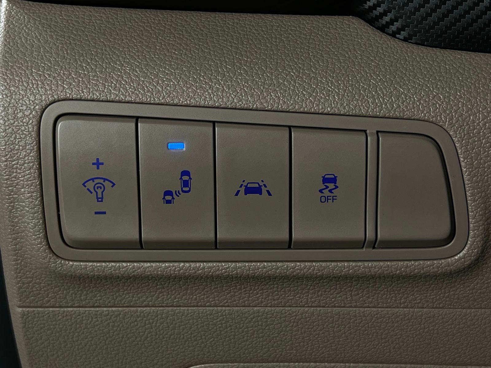 Thumbnail: 2020 Hyundai Tucson - 22