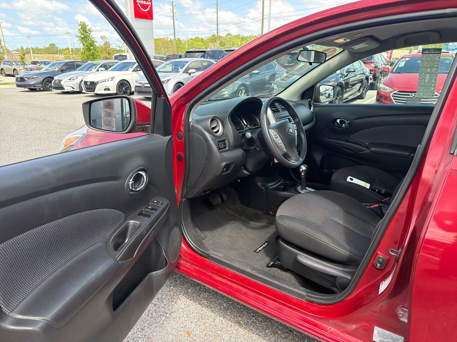 Used 2015 Nissan Versa 1.6 SV 4D Sedan