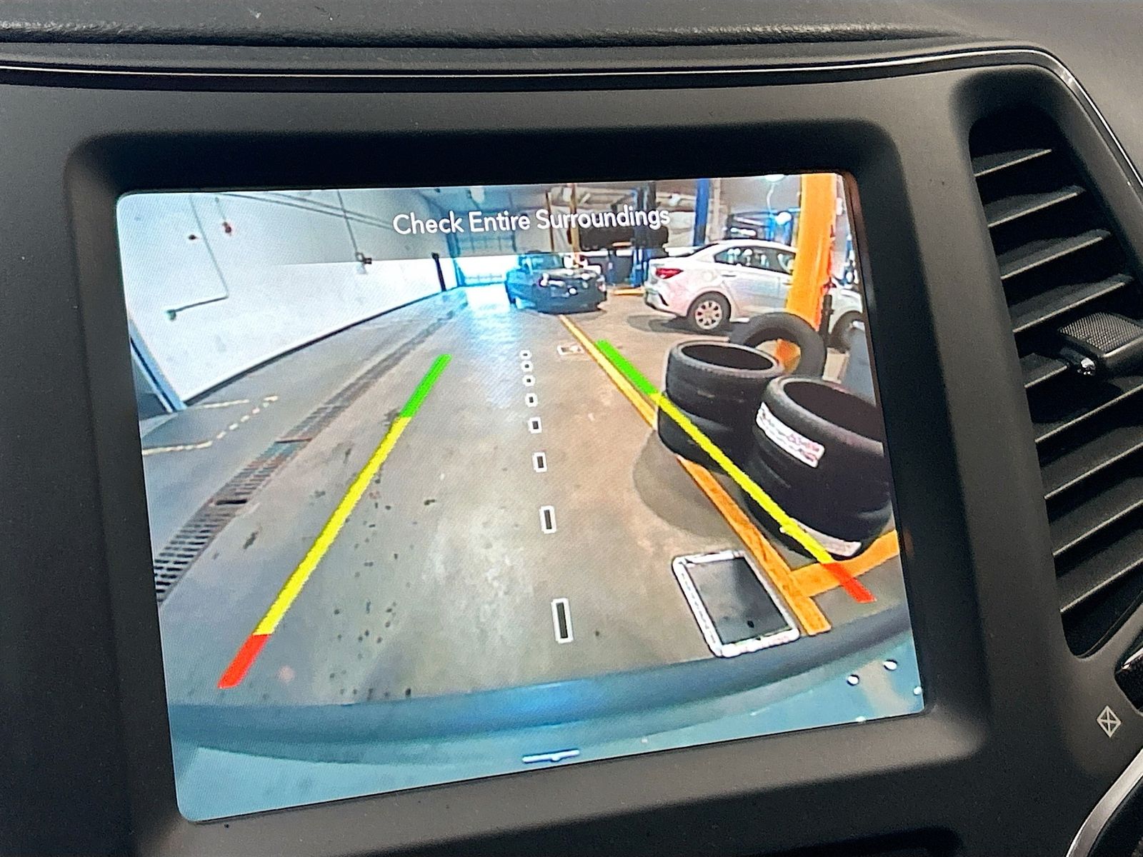 Used 2023 Gray Jeep Altitude image 14