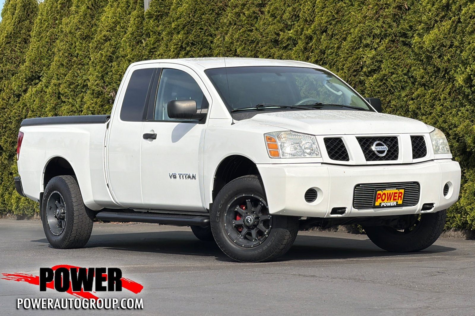 White 2005 Nissan Titan XE King Cab 4WD Pickup Truck Four-Wheel Drive 5-Speed Automatic