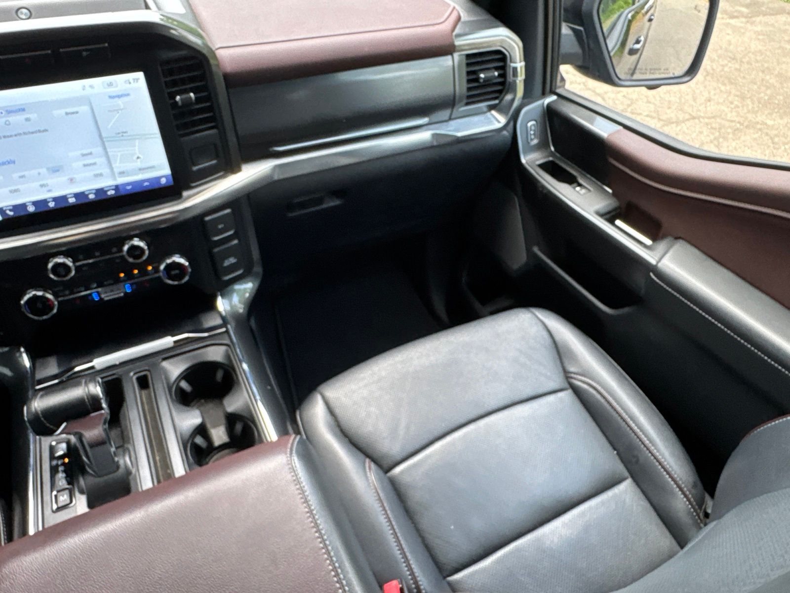 Certified Used 2022 Agate Black Metallic Ford Lariat image 27