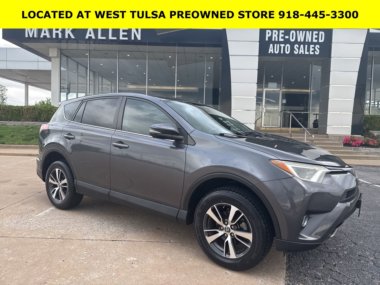 2018 Toyota RAV4 XLE's photo