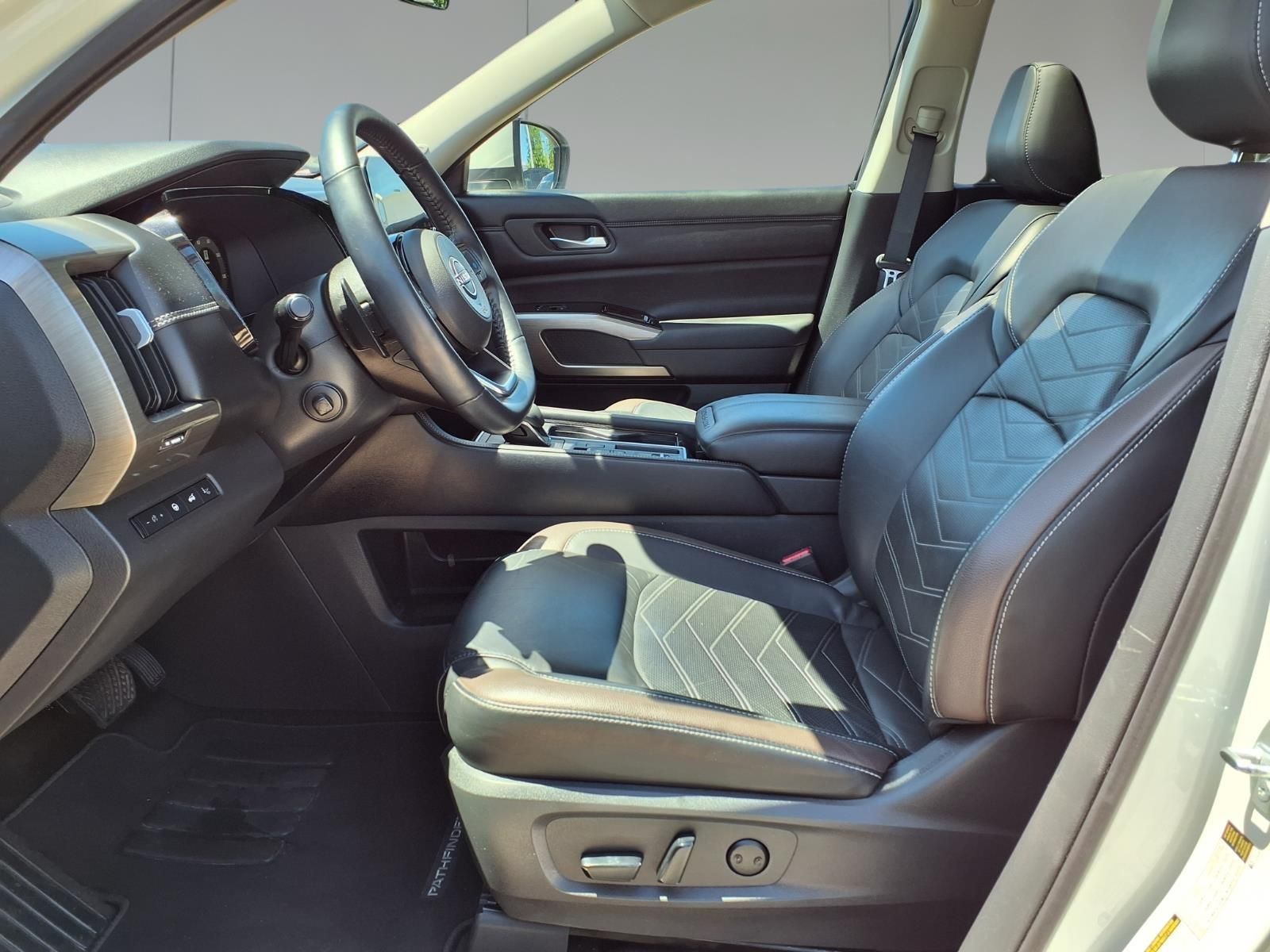 2023 Nissan Pathfinder Platinum White at Central Houston Nissan