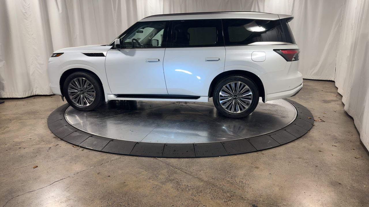 2025 Infiniti QX80 Luxe photo 6