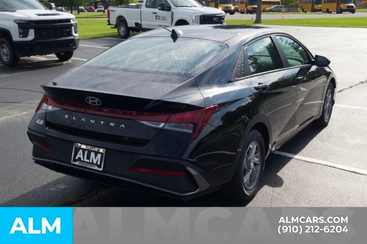 Used 2026 Abyss Black Hyundai SE image 6