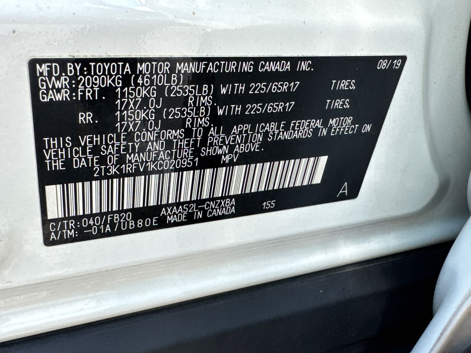 Used 2019 White Toyota LE image 31