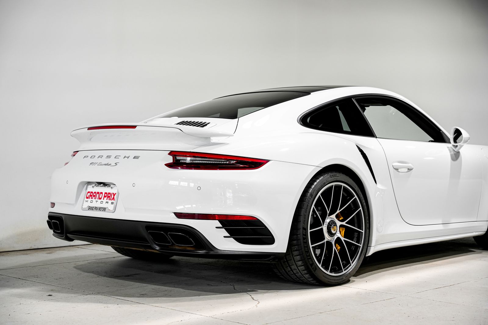 2018 Porsche 911 Turbo S — photo 40