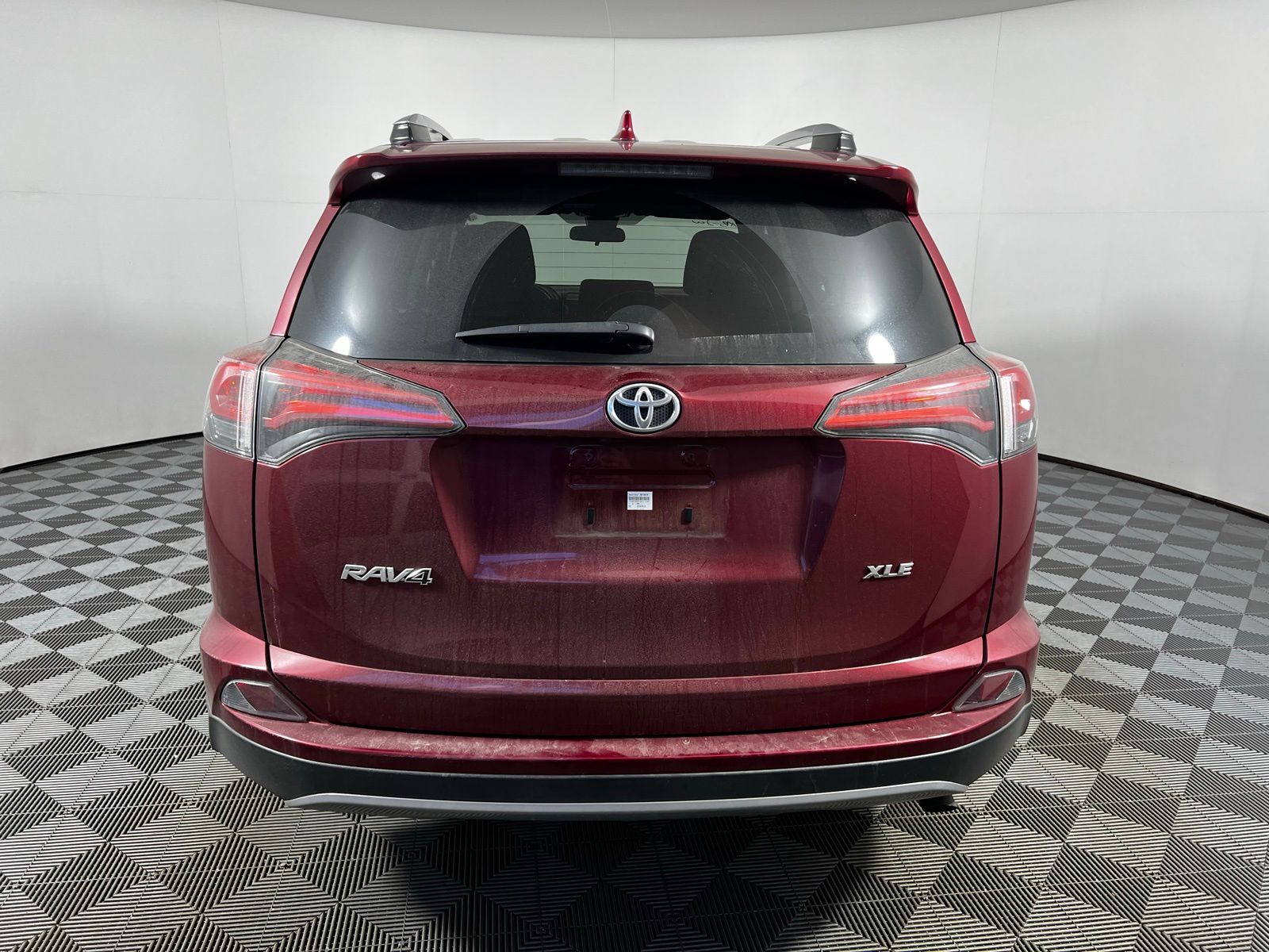 Thumbnail: 2018 Toyota RAV4 - 6