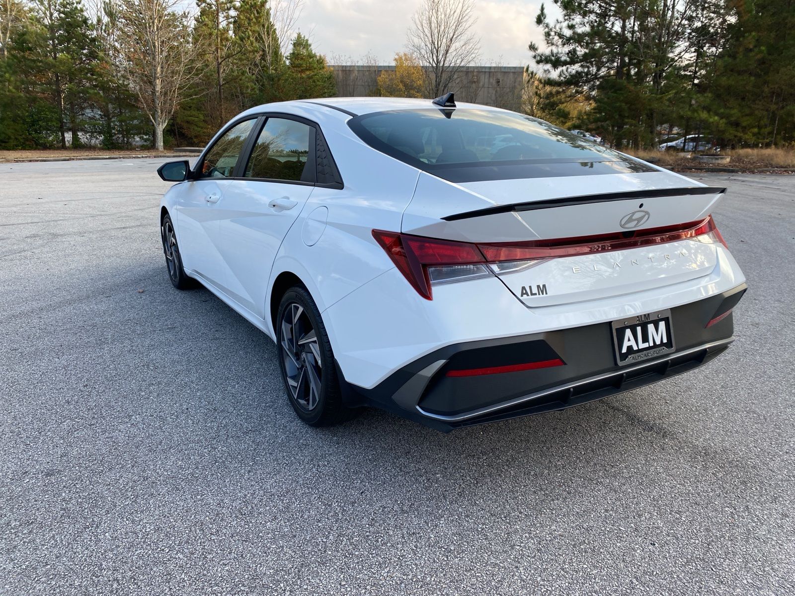 2025 Hyundai Elantra SEL Sport photo 4