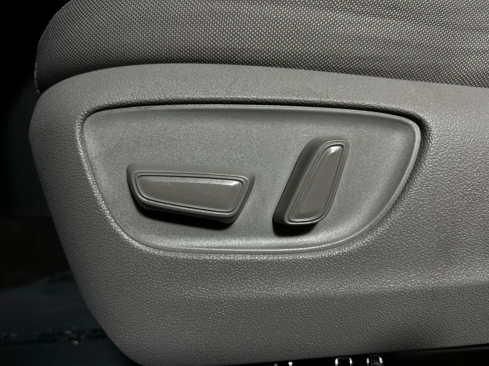 Thumbnail: 2023 Toyota Highlander - 14