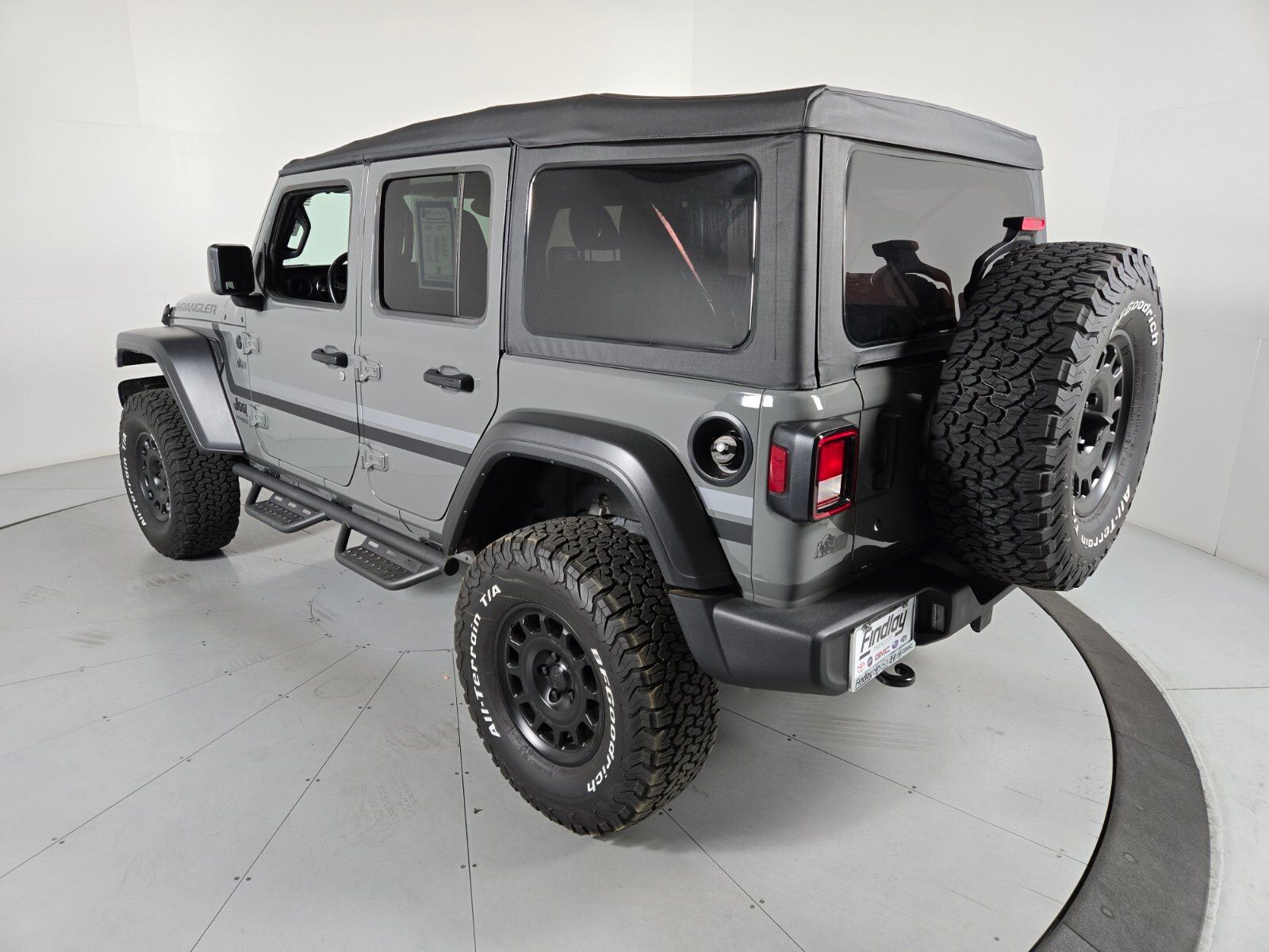 2022 Jeep Wrangler Unlimited Willys 6