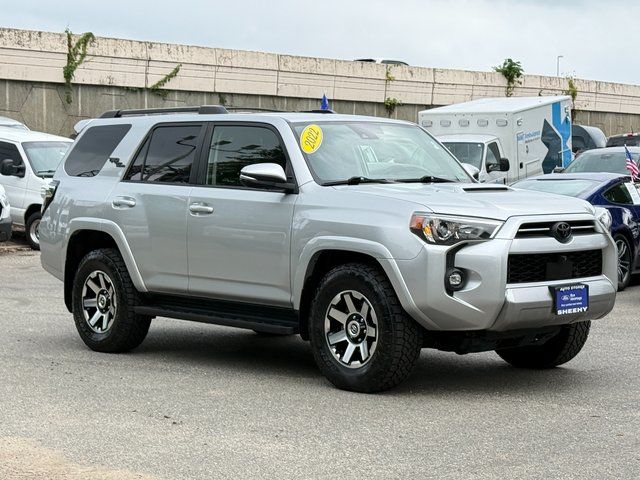 Classic Silver Metallic 2022 Toyota 4Runner SUV / Crossover Four-Wheel Drive 5-Speed Automatic