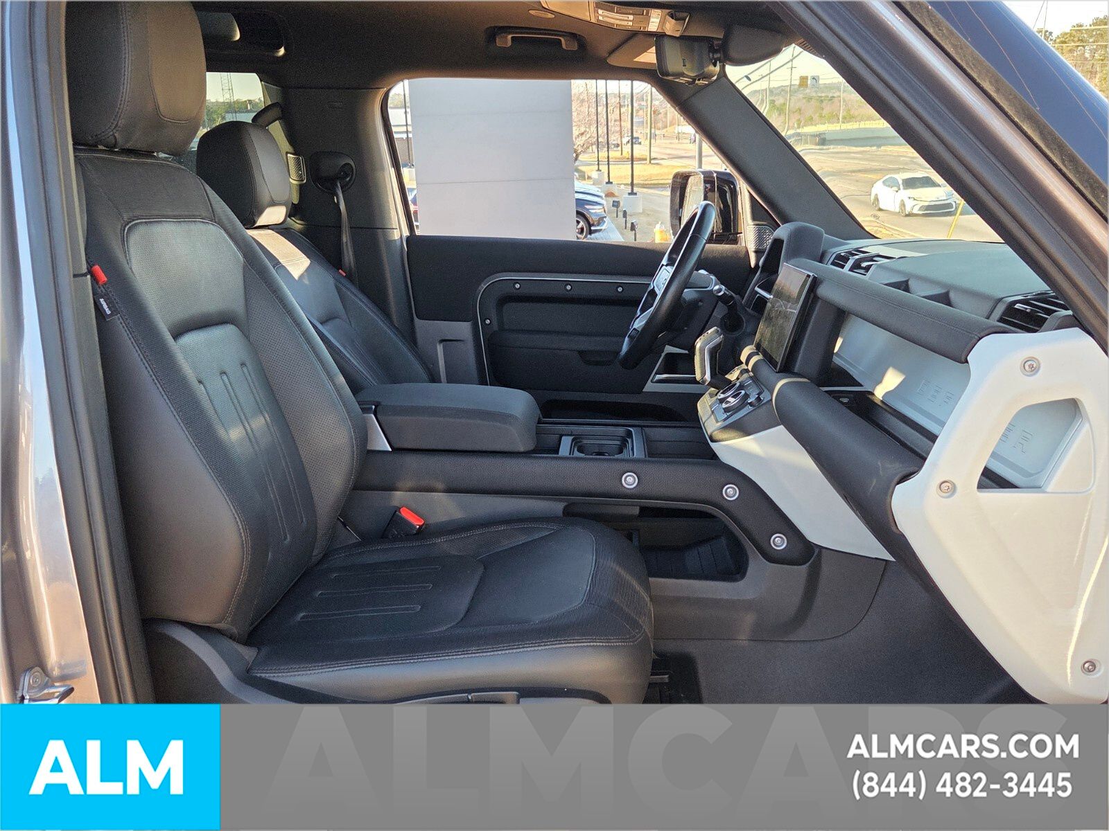 Used 2022 Silver Land Rover X-Dynamic S image 17