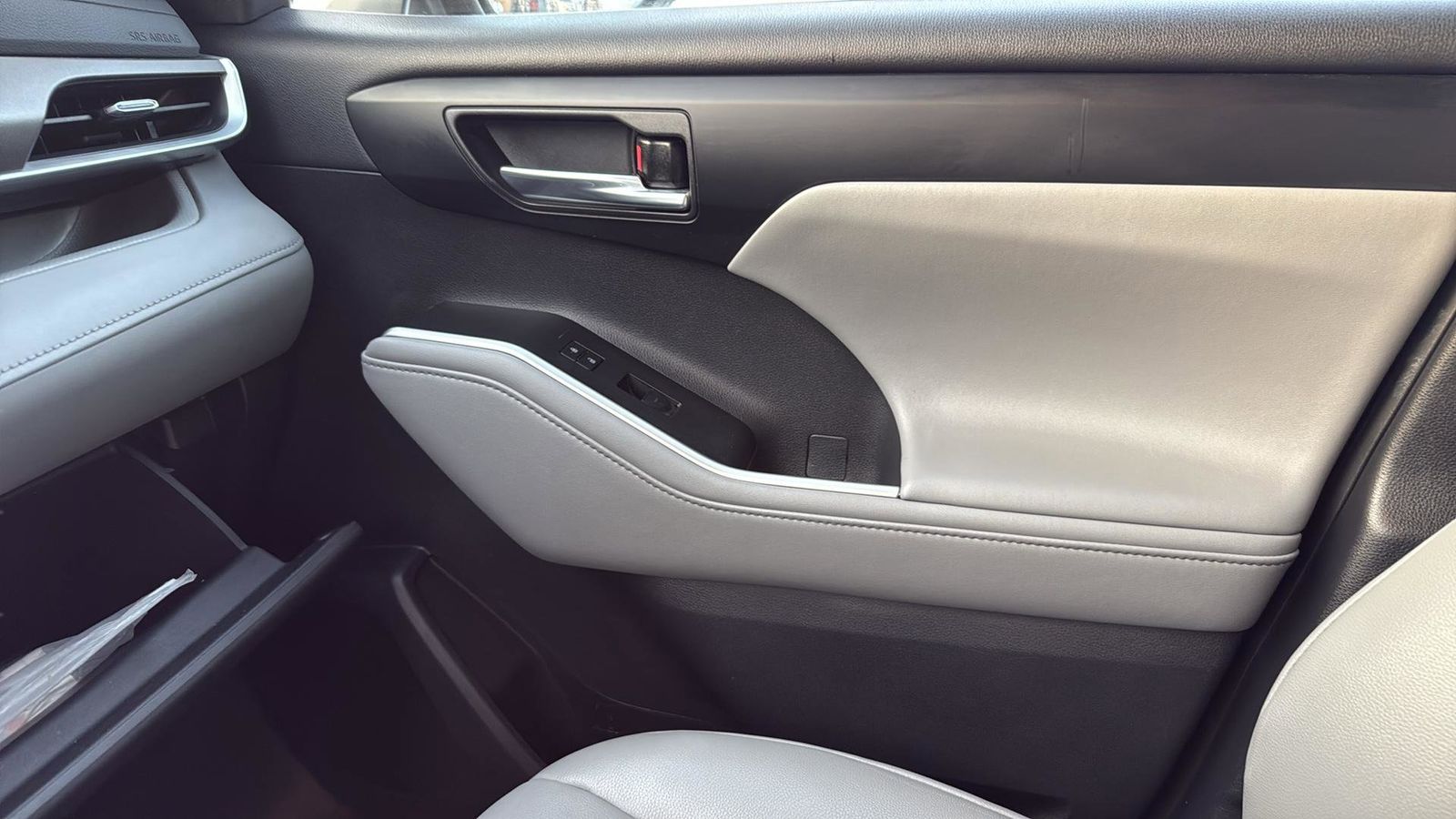 Used Car 2021 Toyota Highlander  Xle For Sale Under $30,000 In Austin, Texas