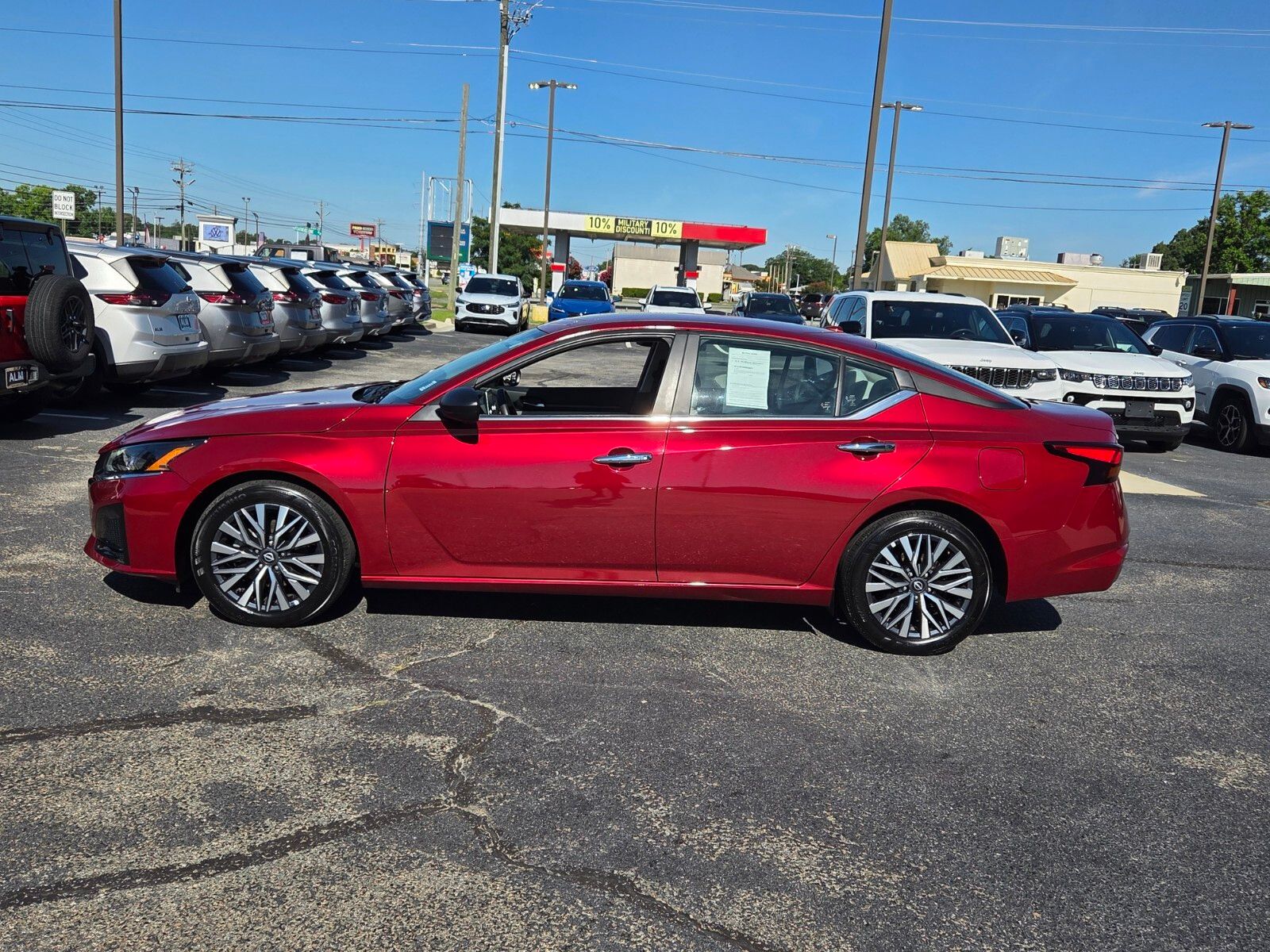 Used 2025 Red Nissan 2.5 SV image 4