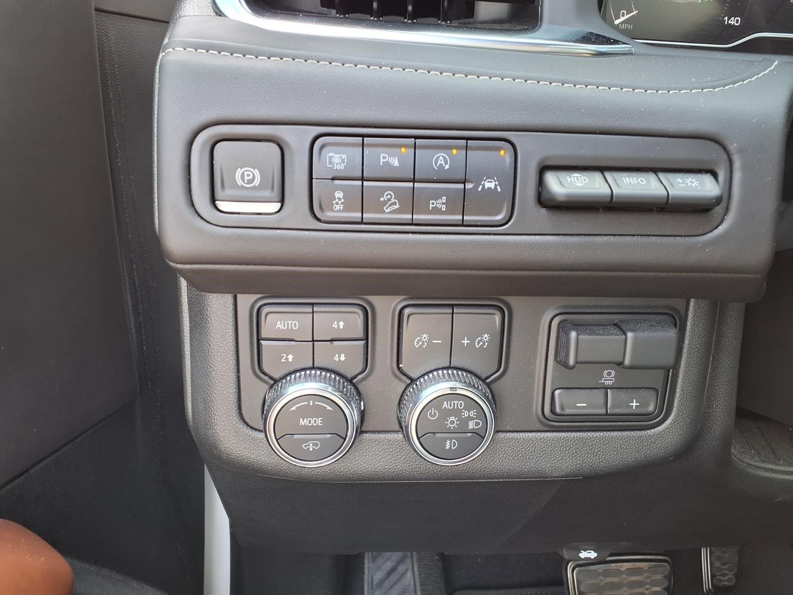 2024 GMC Yukon XL Denali Ultimate White at River Oaks CDJR