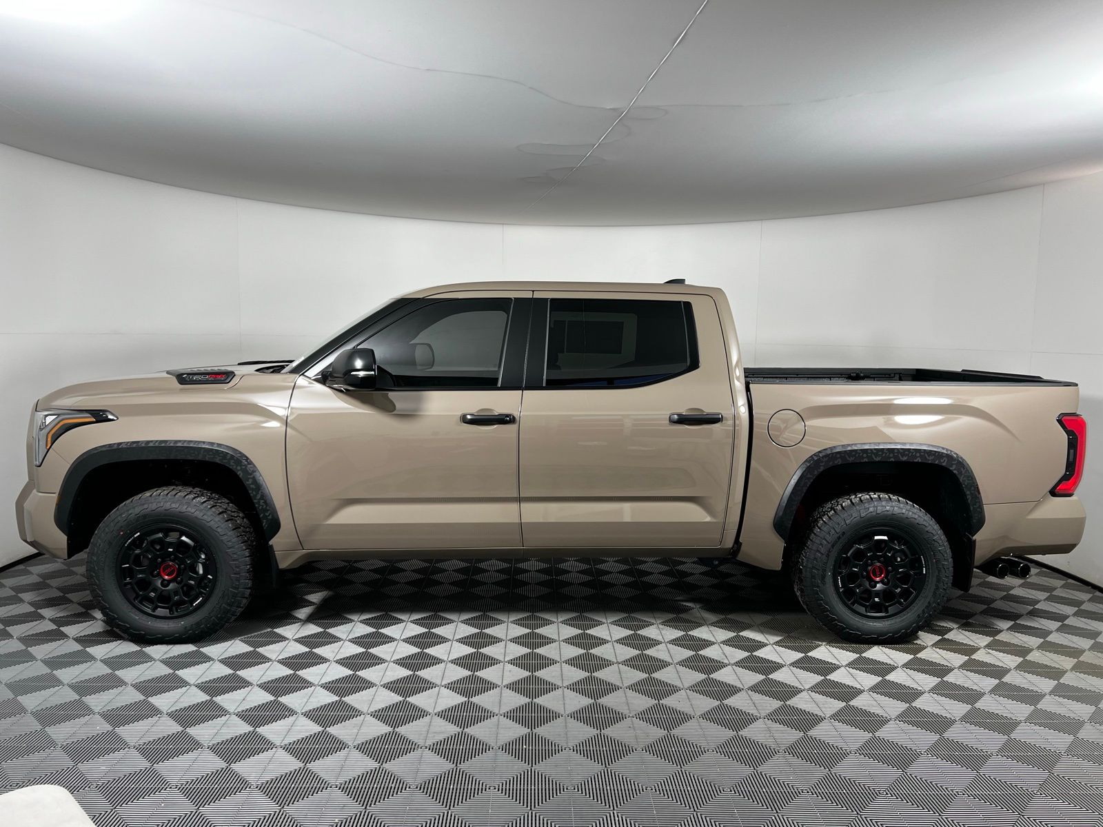 Thumbnail: 2025 Toyota Tundra - 9