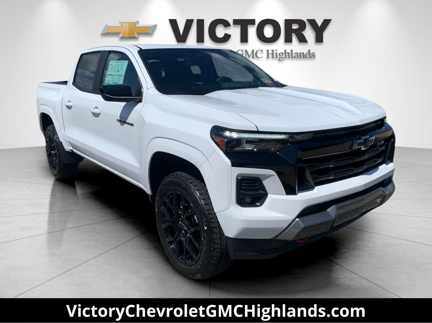 Summit White 2026 Chevrolet Colorado Pickup Truck Four-Wheel Drive 8-Speed Automatic
