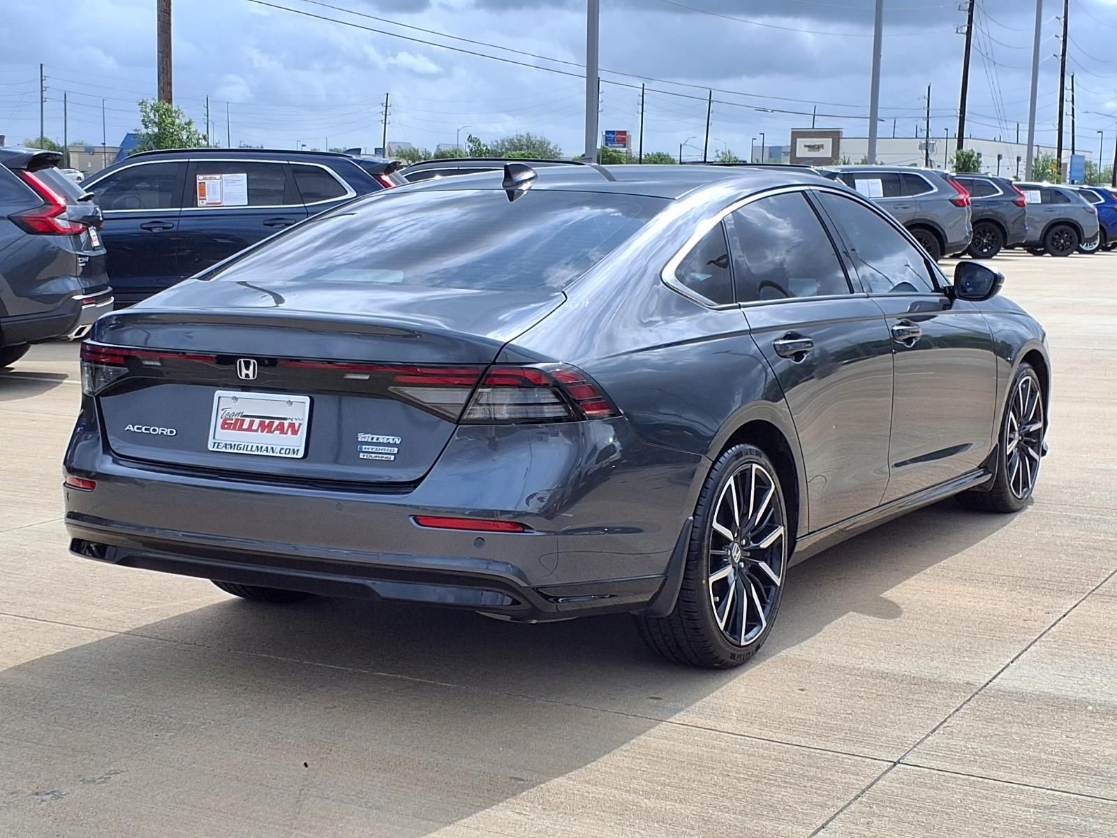 View vehicle photo 7