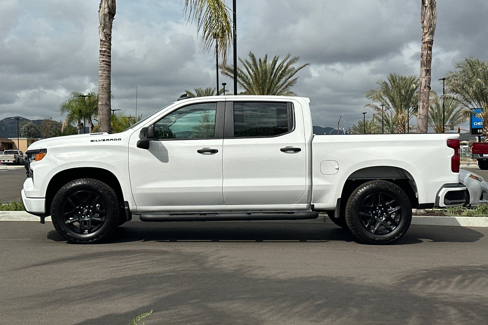 View vehicle photo 7