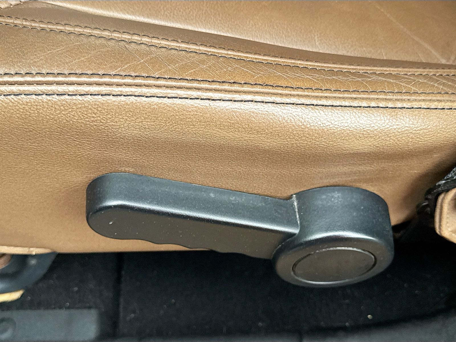 Used 2013 Beige Jeep Unlimited Sahara image 20