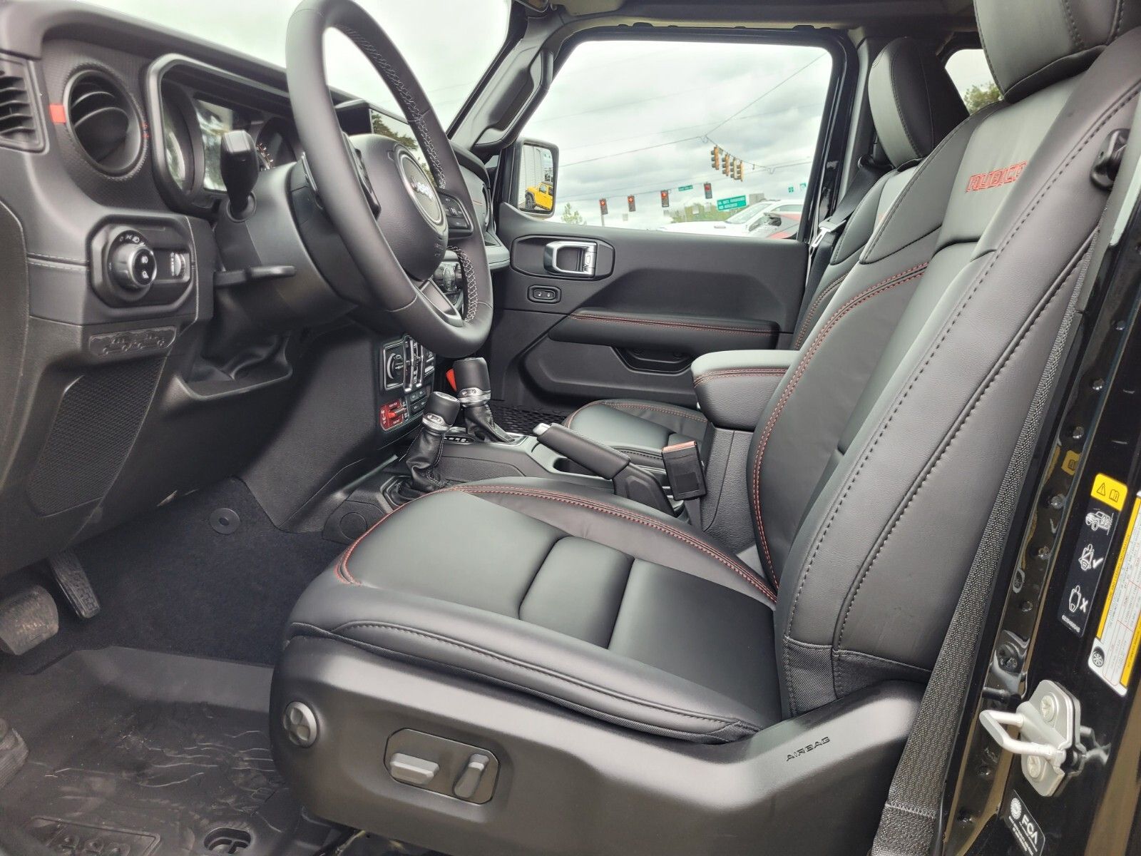 2025 Jeep Gladiator Rubicon photo 2