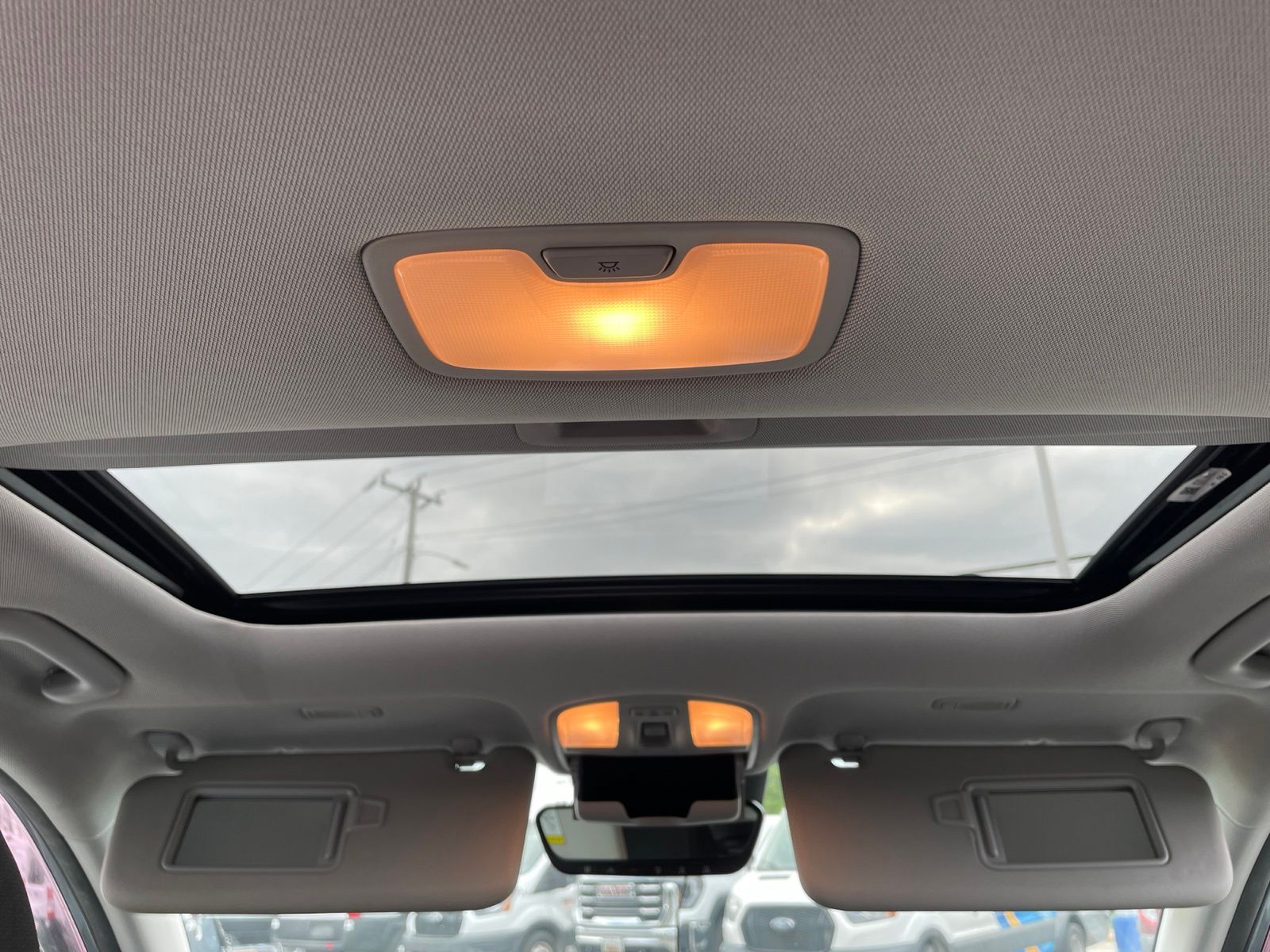 Used 2020 Silver Hyundai SEL Plus image 16