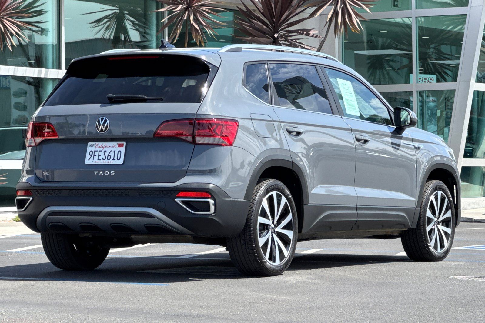 View vehicle photo 4