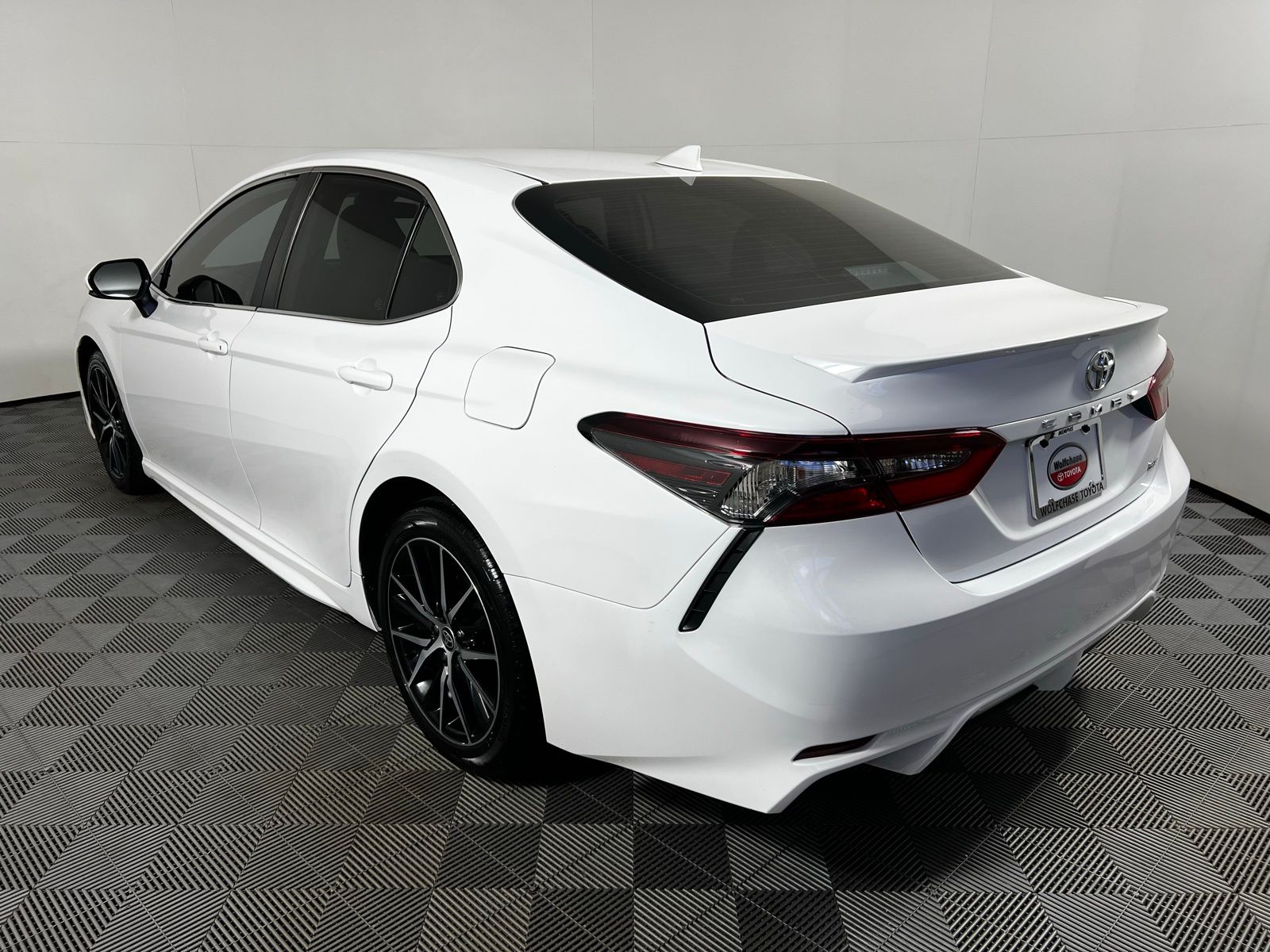 Thumbnail: 2024 Toyota Camry - 7