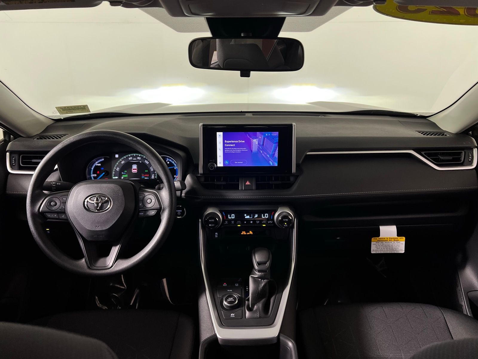 2025 Toyota RAV4 XLE 23