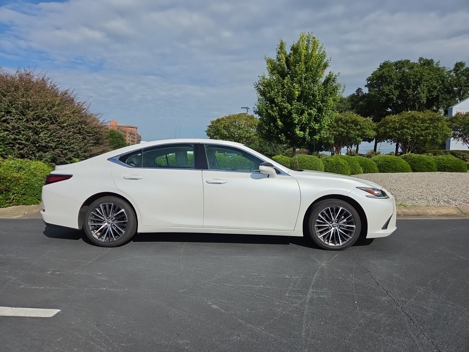 Used 2024 White Lexus 350 image 9