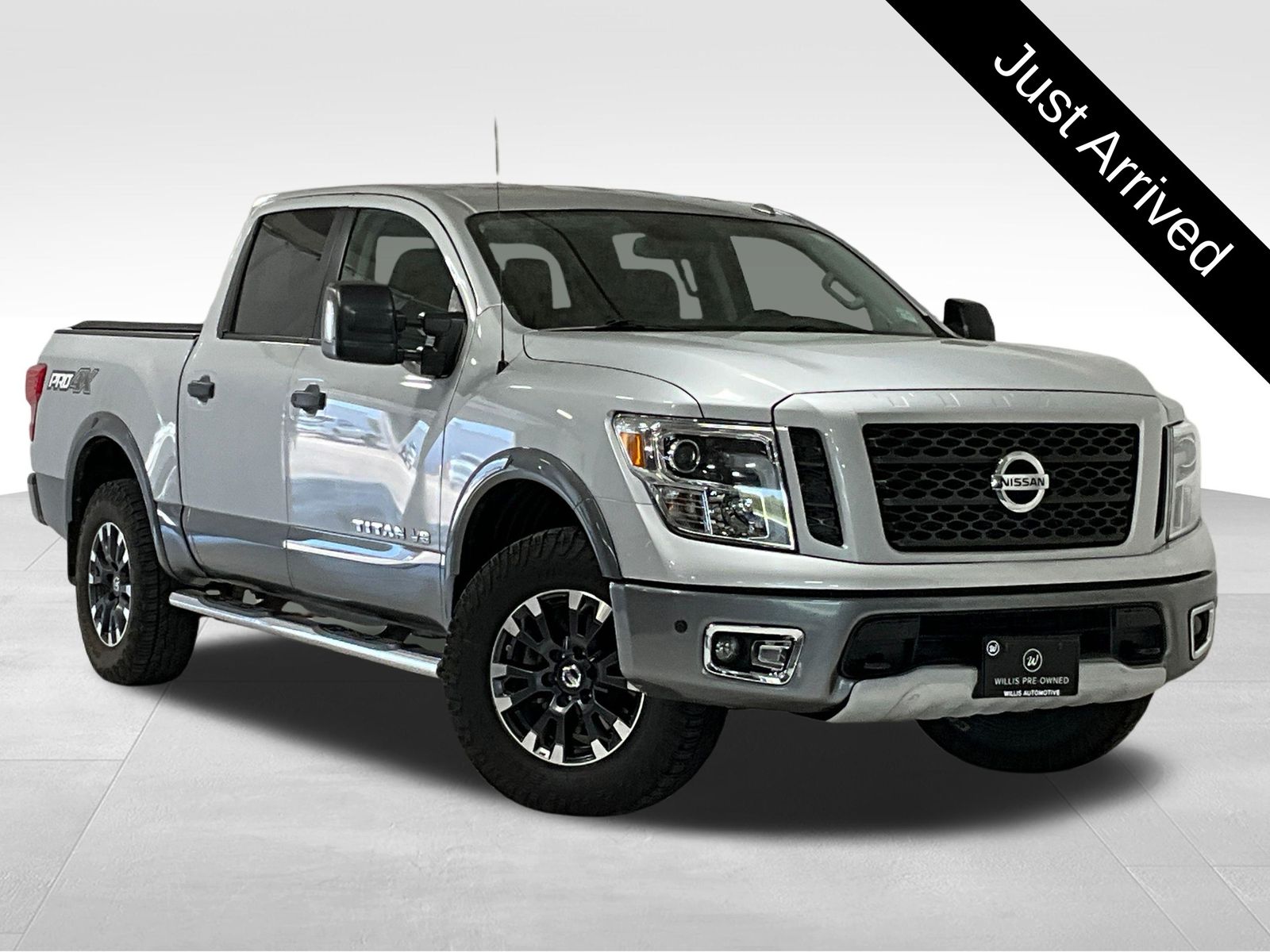 Brilliant Silver Metallic 2018 Nissan Titan Pickup Truck Four-Wheel Drive 7-Speed Automatic