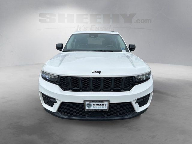 Used 2023 White Jeep Limited image 17
