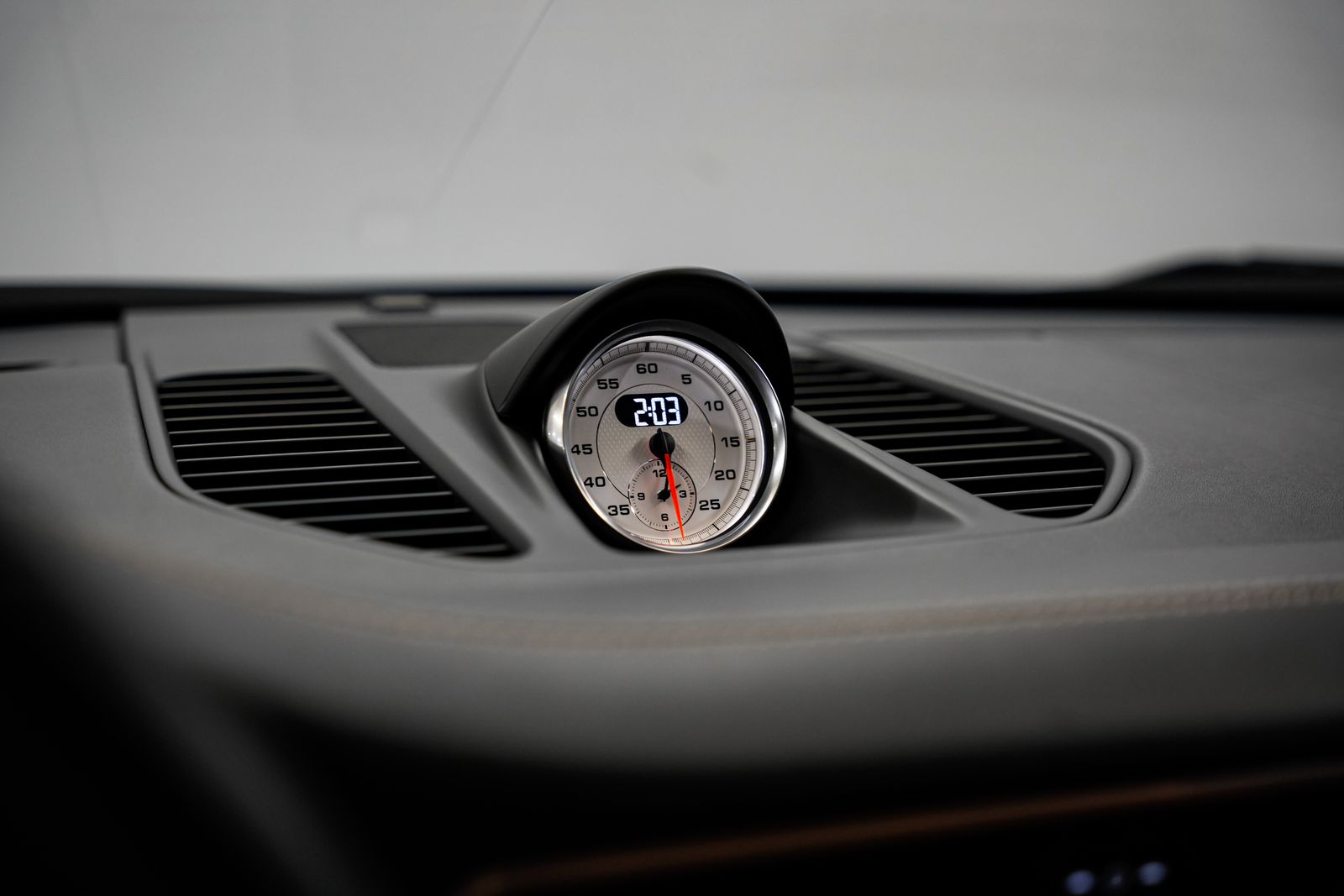2018 Porsche 911 Carrera GTS — photo 11